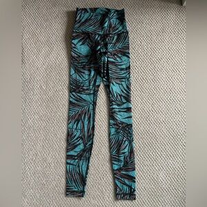 Lululemon Wunder Under Floral Leggings size 4